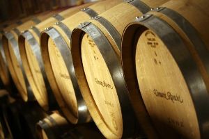 Contenitori per vino in legno